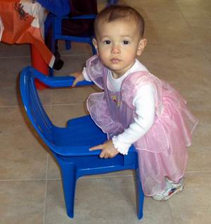10-31-06dhalloweenchair.jpg
