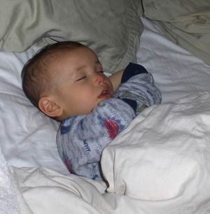 12-20-06daniellesleeping.jpg