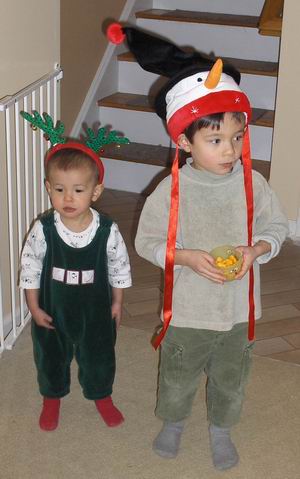 12-22-06bdholidayhats.jpg