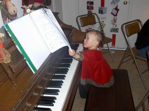 12-24-06dpiano2.jpg