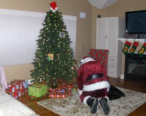 12-24-06santa.jpg