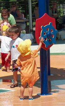 6-08bwaterpark.jpg
