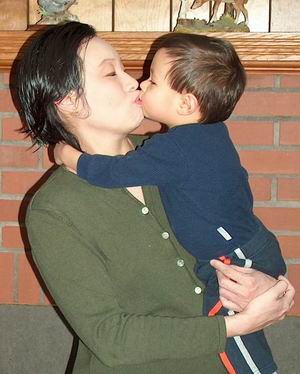 mommykiss.jpg